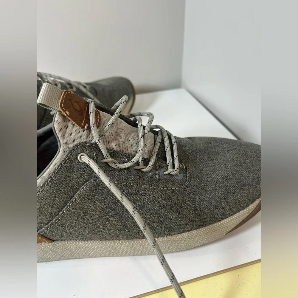 OluKai Size 9 Nanea Li Banyan Sneakers On the Edge Like New Condition